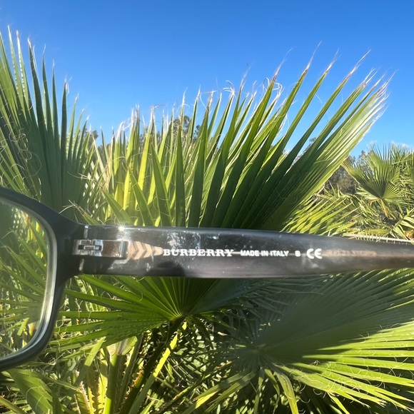 LOWEST PRICE BURBERRY - Picture 13 of 13